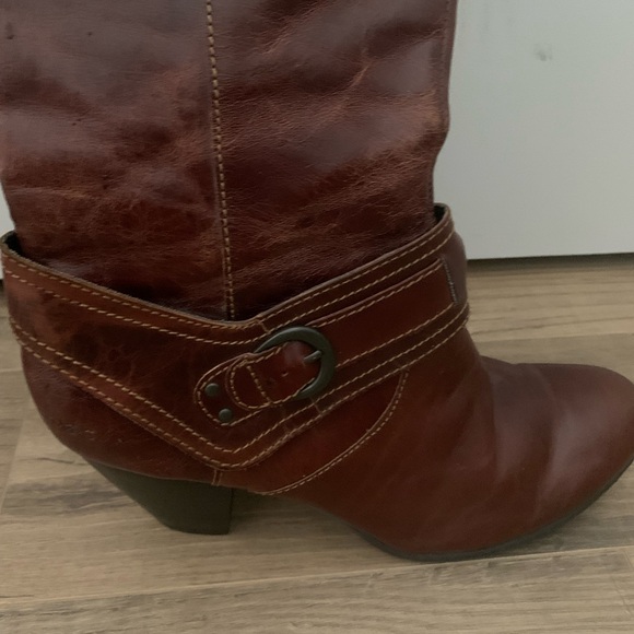 Women’s Boots - Picture 2 of 4